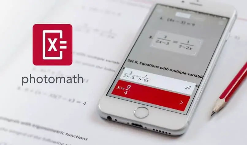 ¿Cómo puedo resolver problemas matemáticos escritos usando la aplicación Photomath?